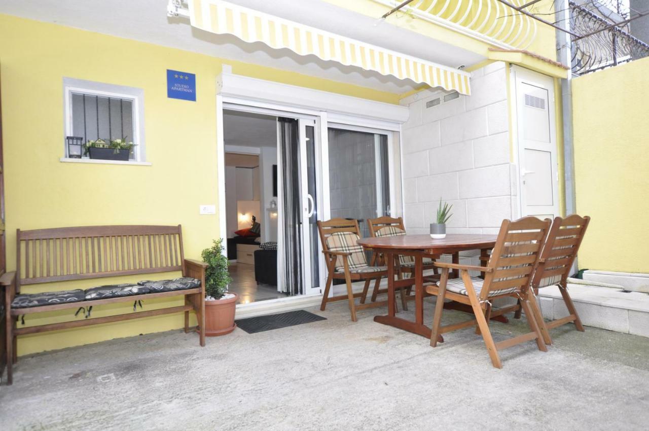 Apartment Toya Слатине Экстерьер фото