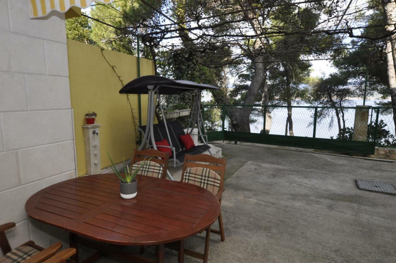 Apartment Toya Слатине Экстерьер фото