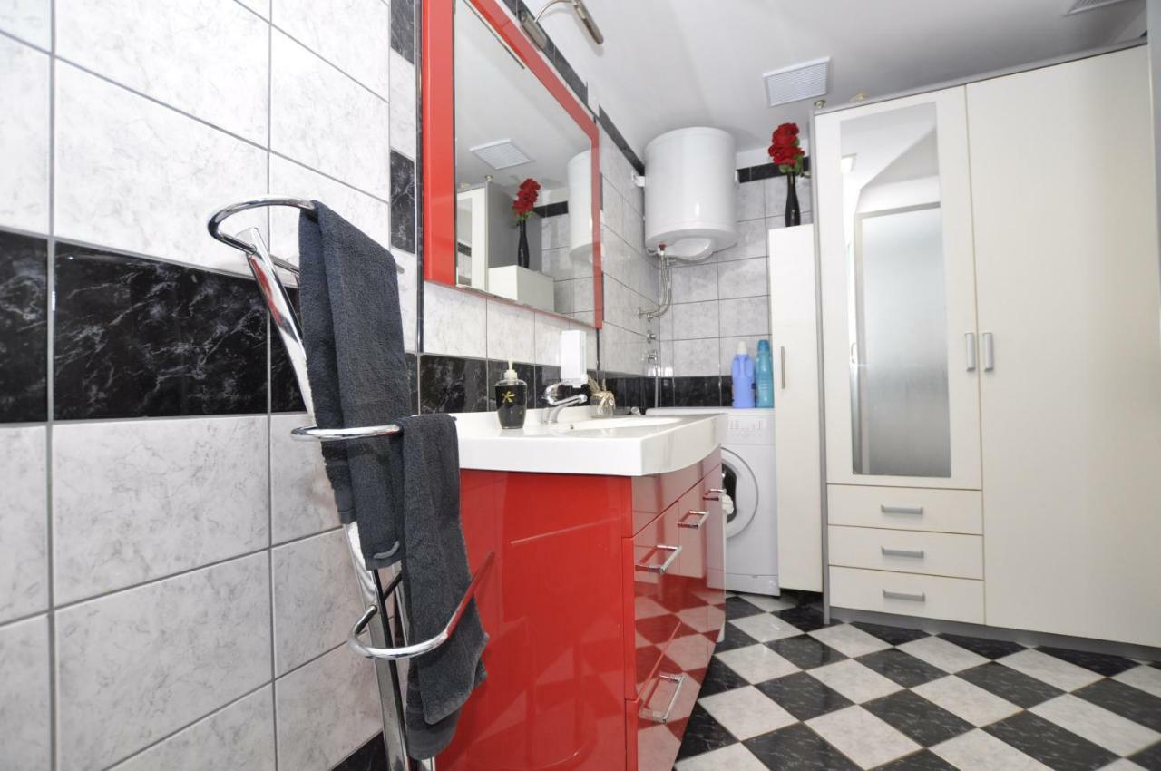 Apartment Toya Слатине Экстерьер фото