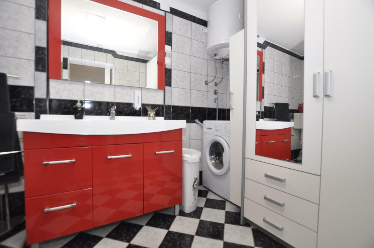 Apartment Toya Слатине Экстерьер фото