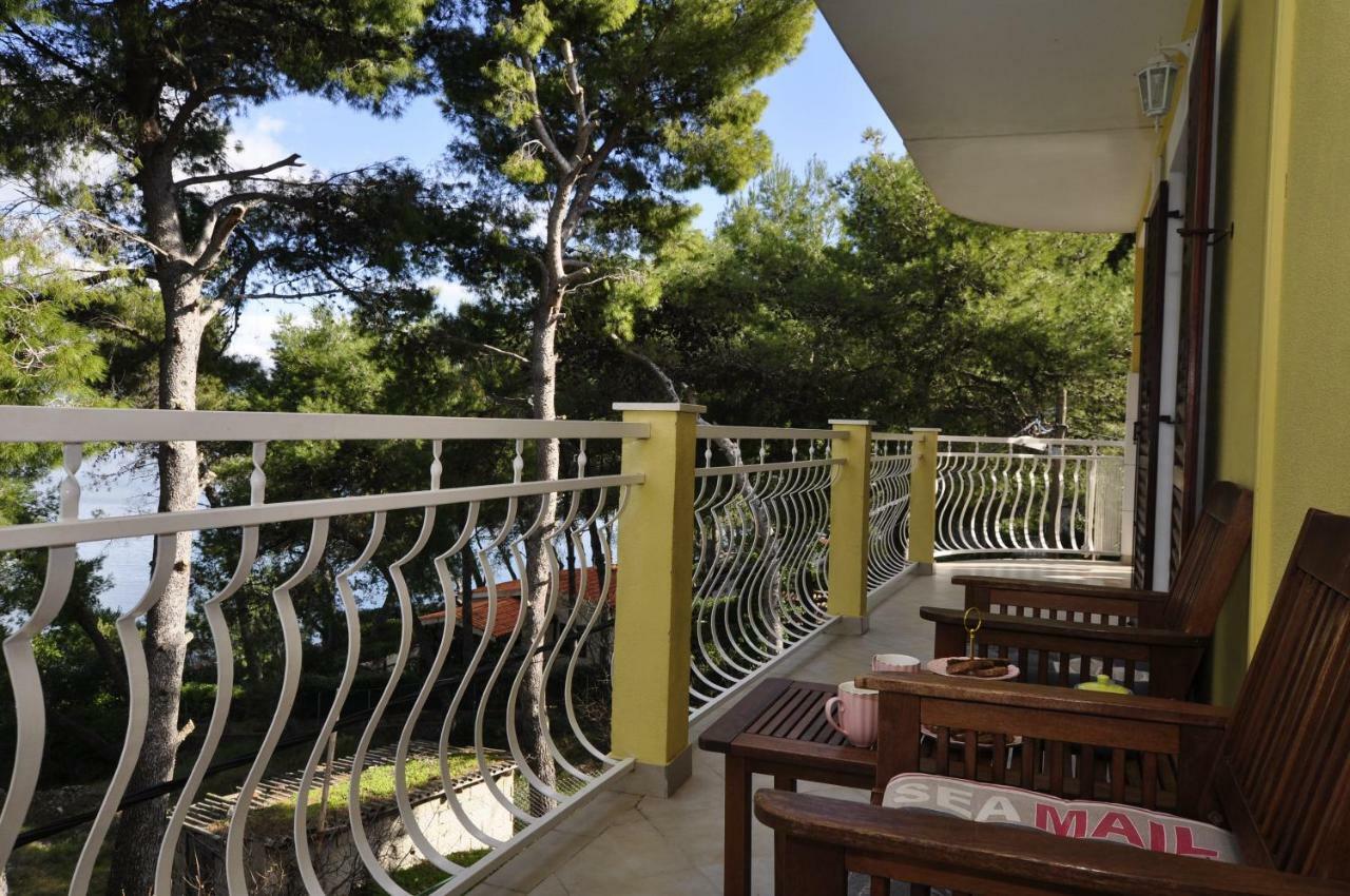 Apartment Toya Слатине Экстерьер фото