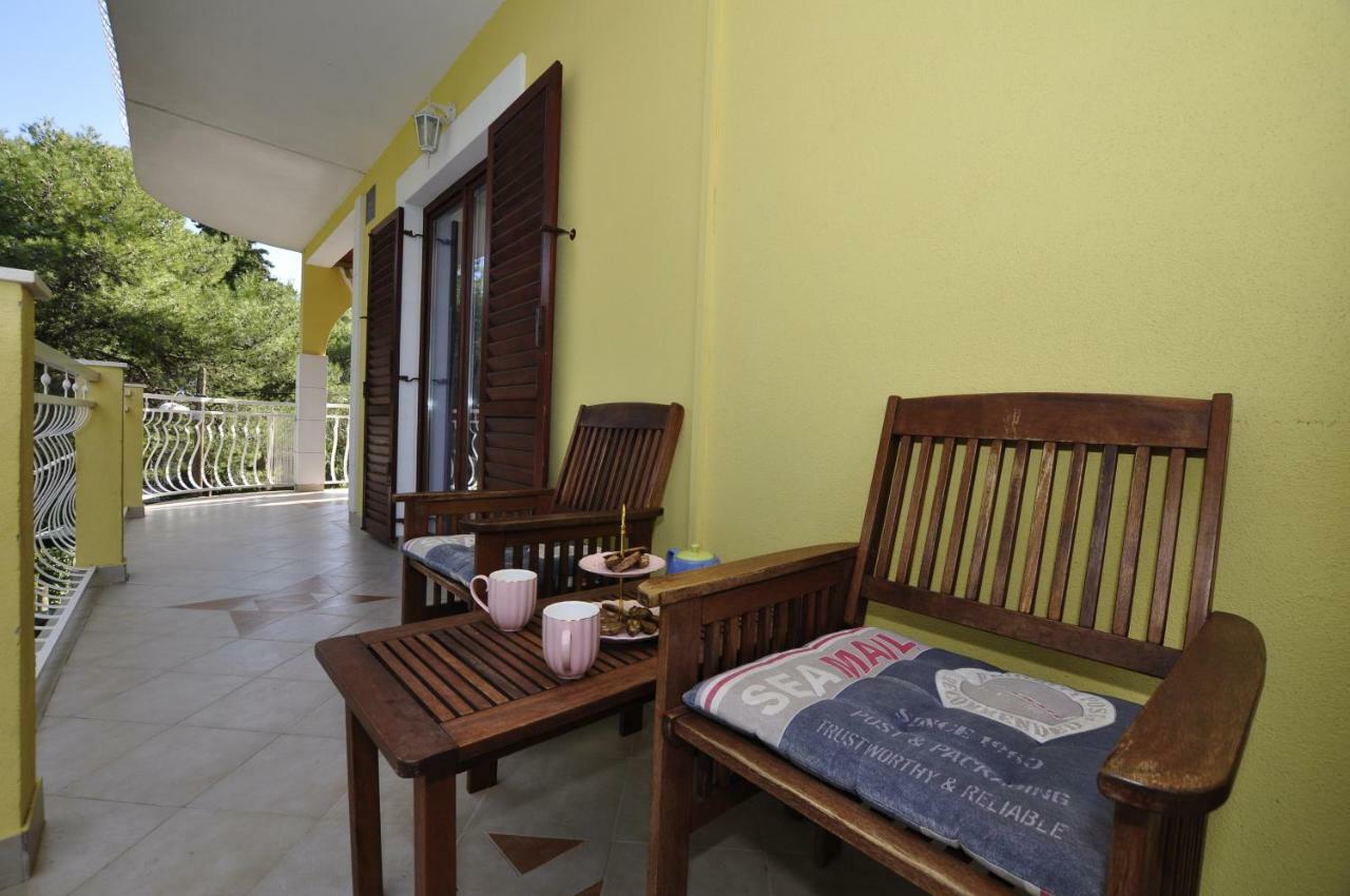 Apartment Toya Слатине Экстерьер фото